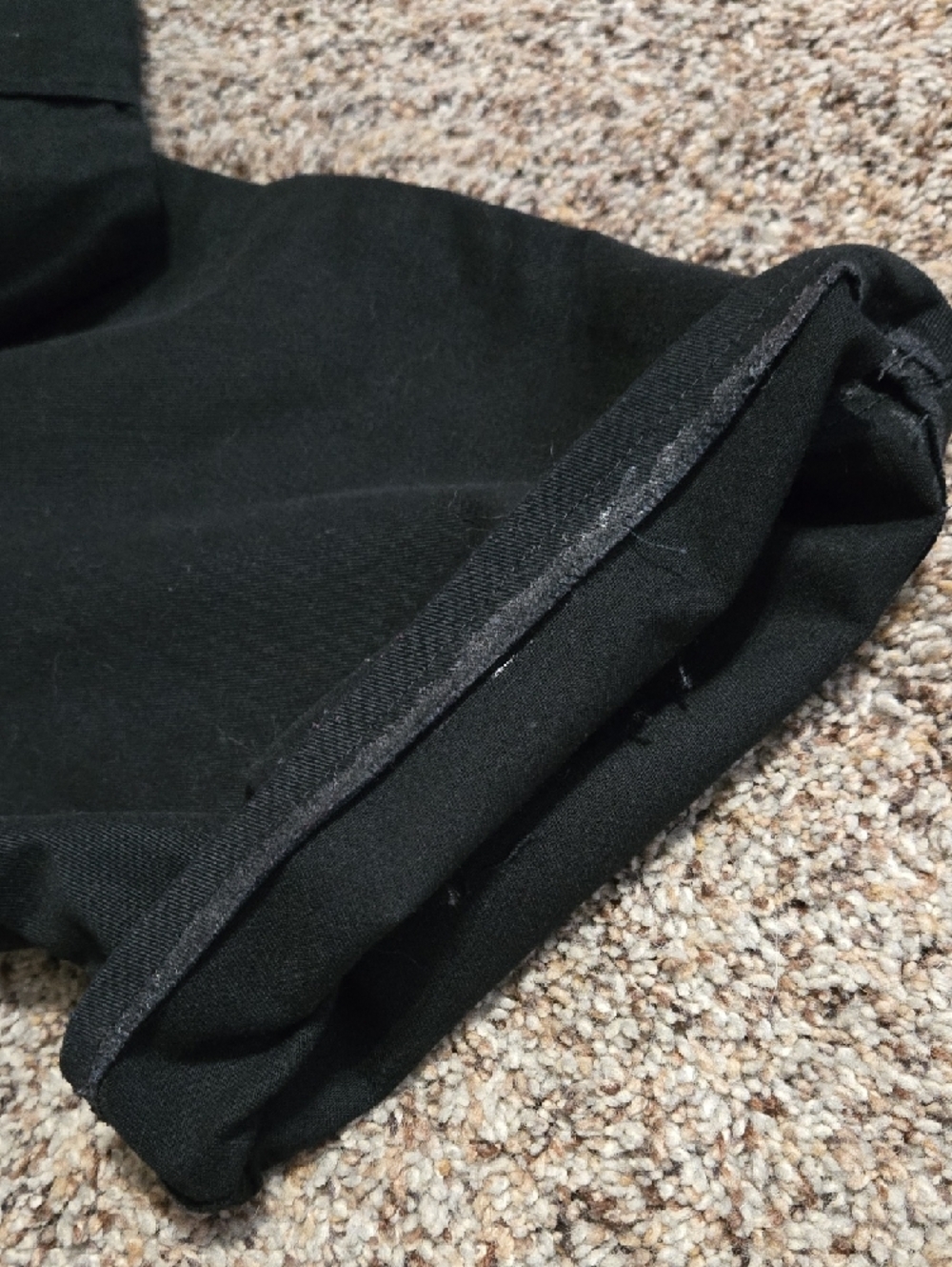 True Religion Black Cargo Pants with Pink Script Logo - Picture 4 of 4